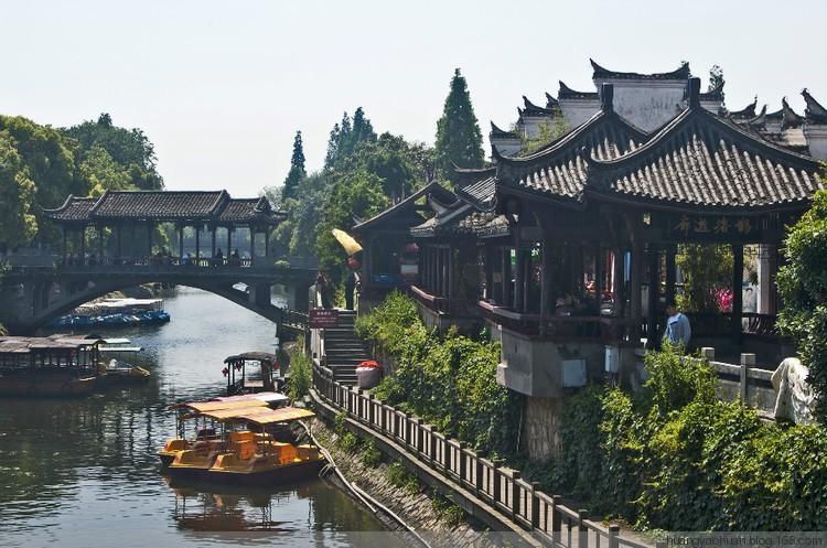 独自旅行，国内有哪些性价比较高的旅游目的地可以推荐？